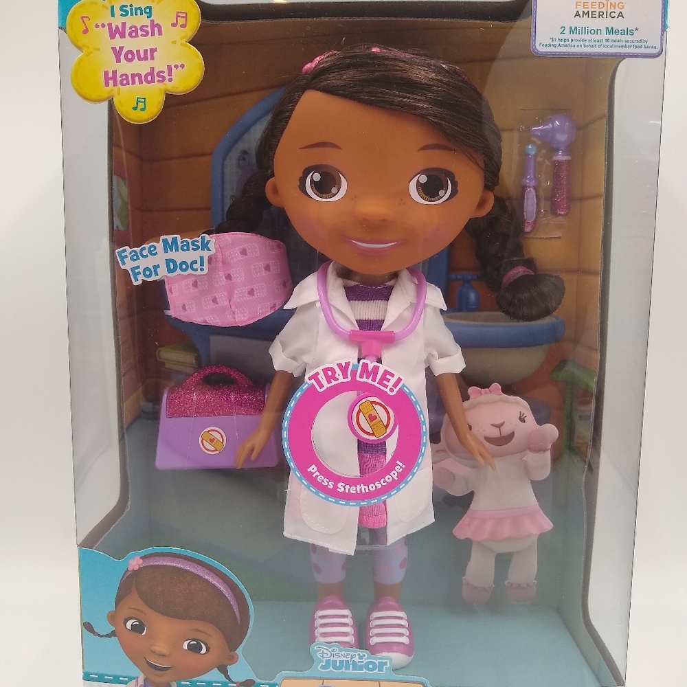 Doc McStuffins Face Mask Singing Doll